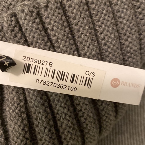 Coco & Carmen turtleneck poncho - Picture 11 of 11